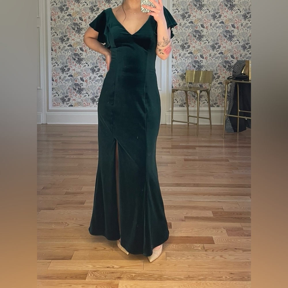 Elegant Green Velvet Evening Gown